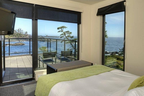 Black Rock Oceanfront Resort room